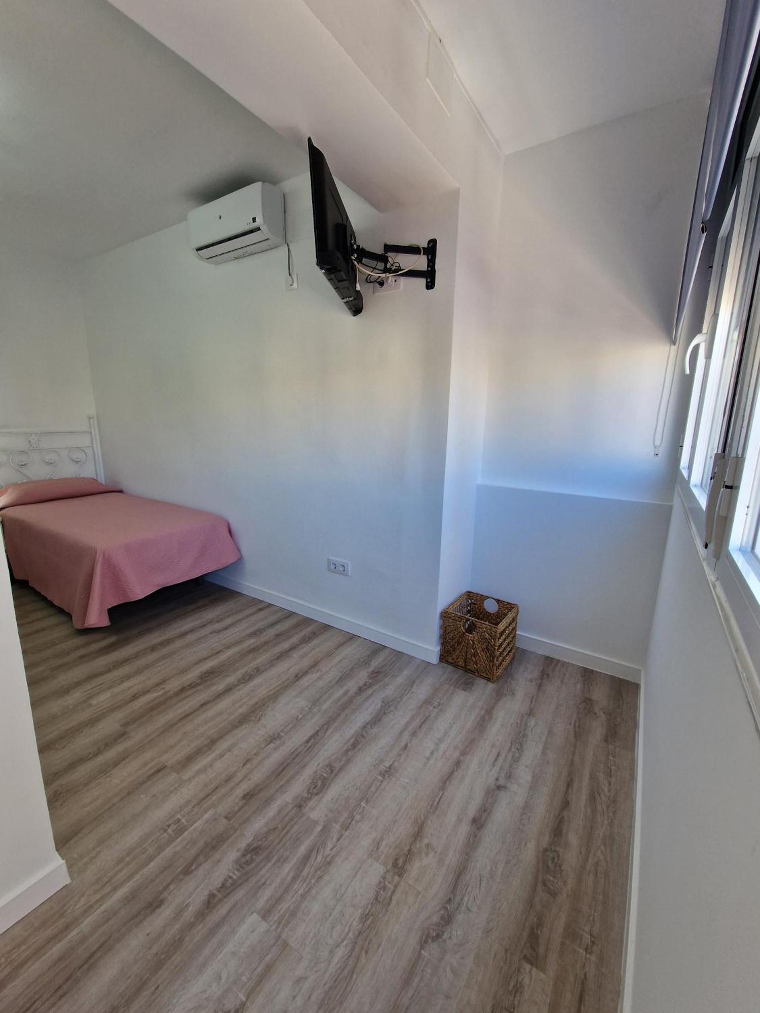 Virgen De Lujan Triana Apartment Sevilla Bagian luar foto